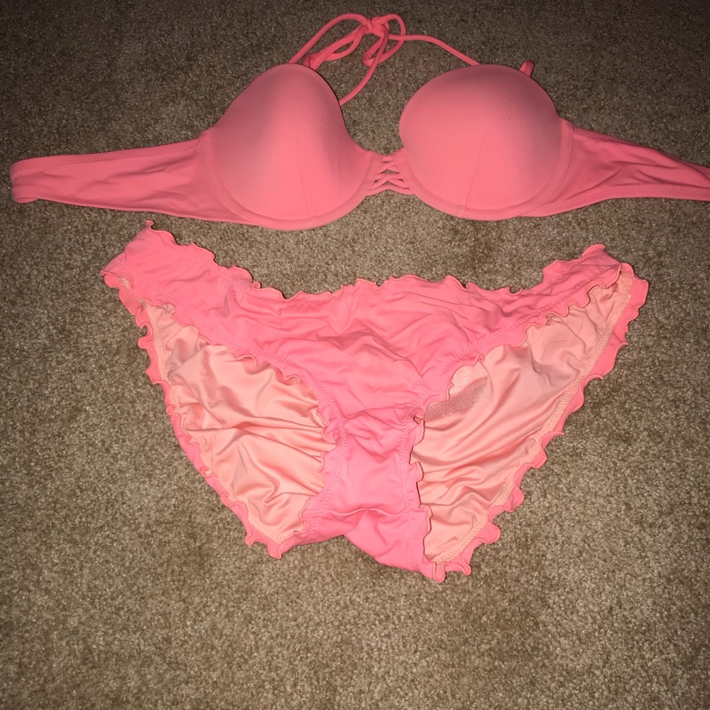 Victoria’s Secret bikini set